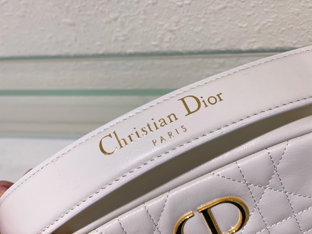 CARO BOX BAG 19 IN WHITE QUILTED MACROCANNAGE CALFSKIN