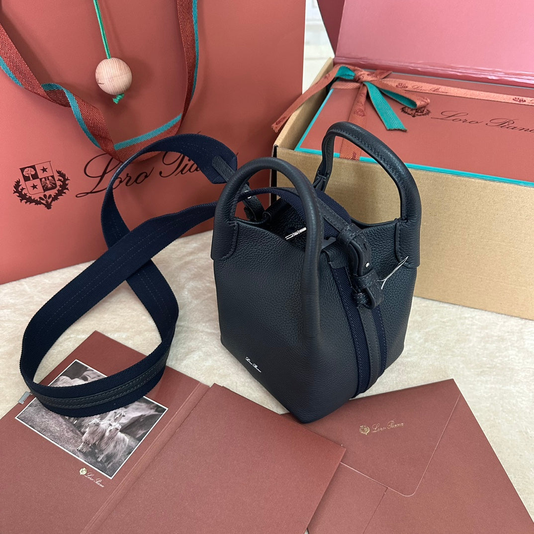 MICRO BALE BAG IN BLACK CALFSKIN 226599