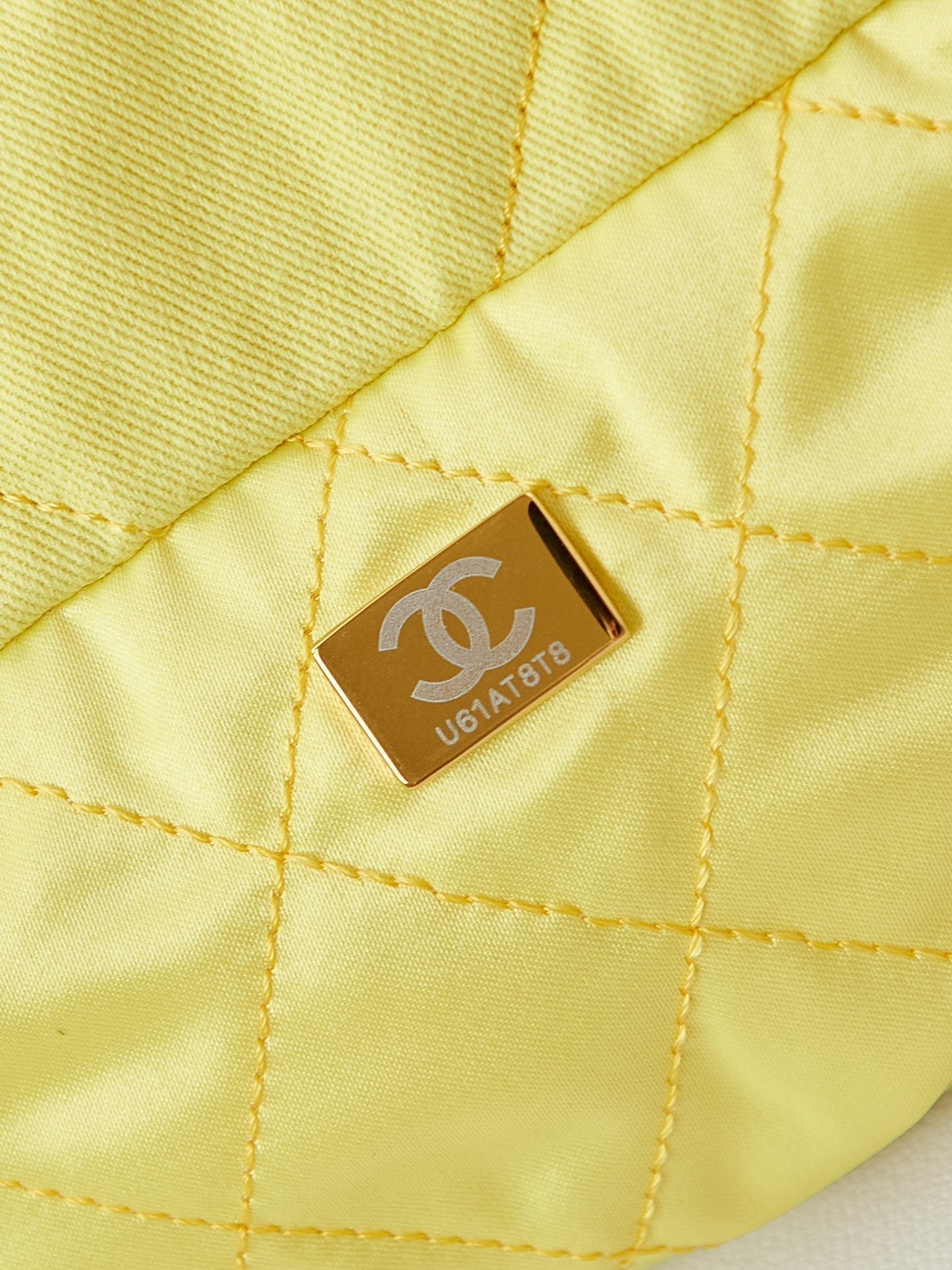 CC CLASSIC MEDIUM 37 BAG IN YELLOW CORN CANVAS