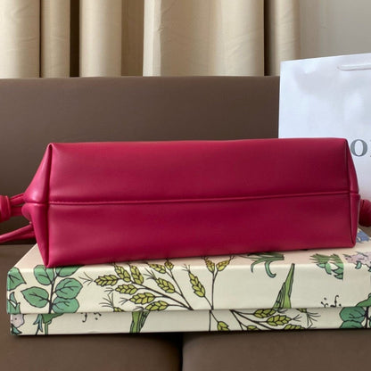 LOE MEDIUM 28 FLAMENCO PURSE IN BRIGHT PINK NAPPA LAMBSKIN