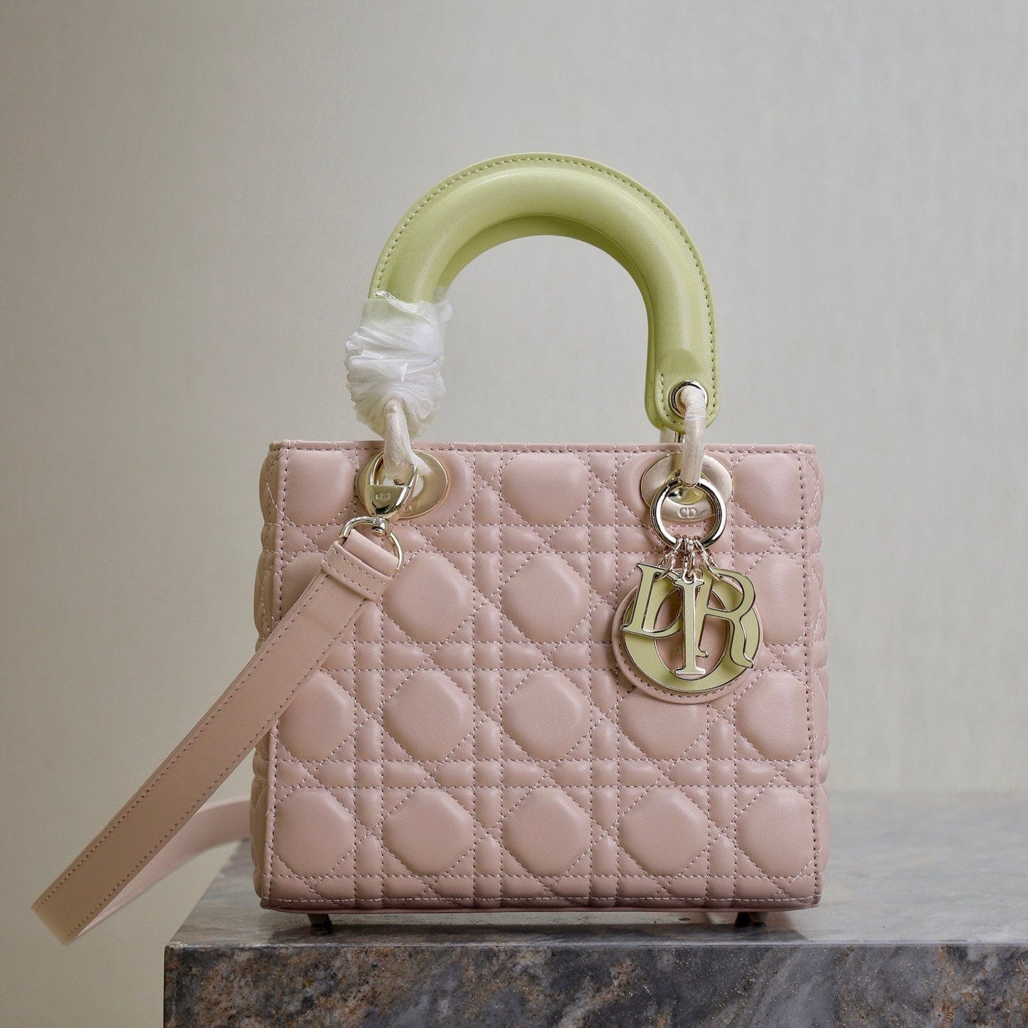 MEDIUM LADY BAG 20 IN BABY PINK QUILTED MACROCANNAGE CALFSKIN SWAMP YELLOW STRAP