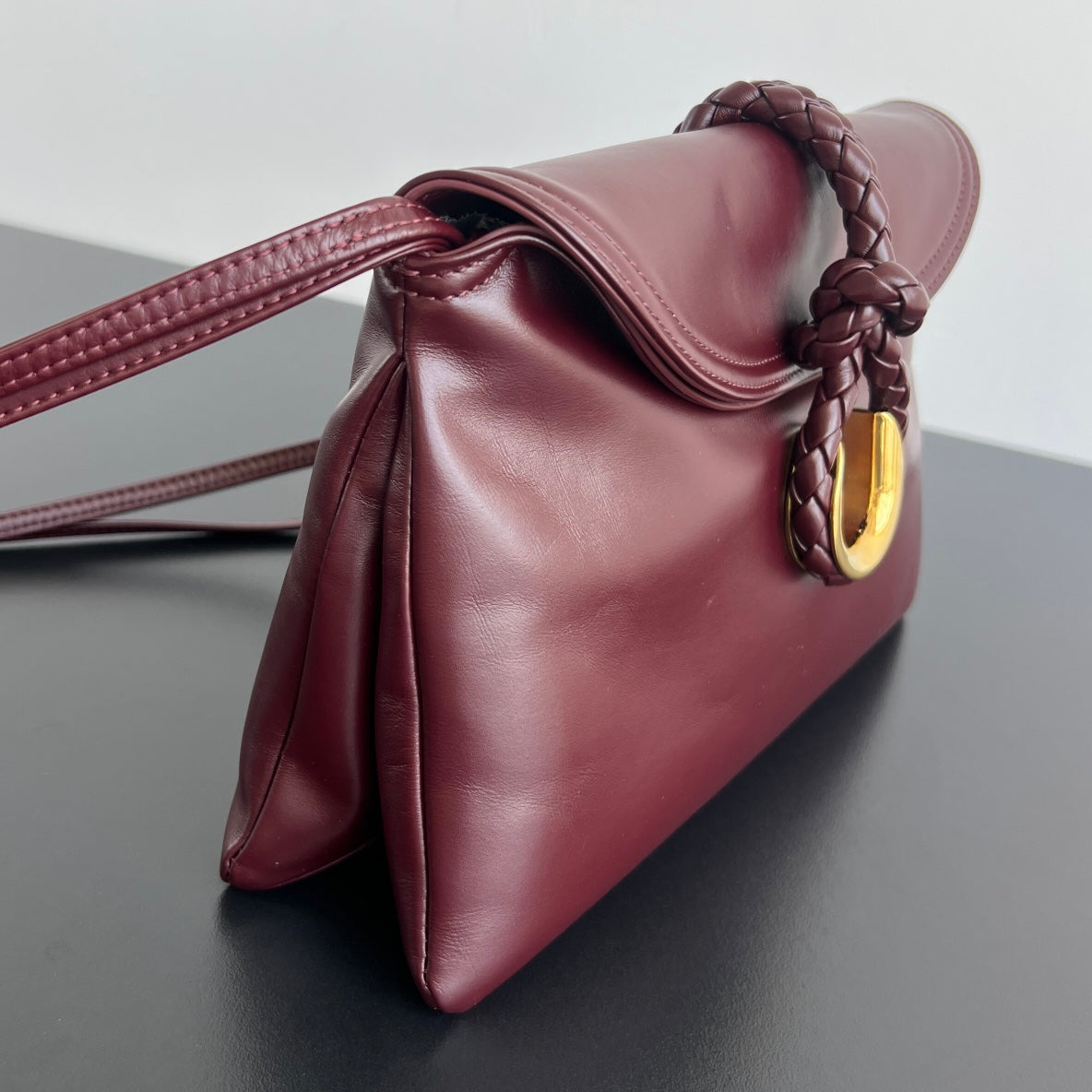 SMALL LIBERTA 27 IN WINE RED SMOOTH CALFSKIN GOLD HARDWARE