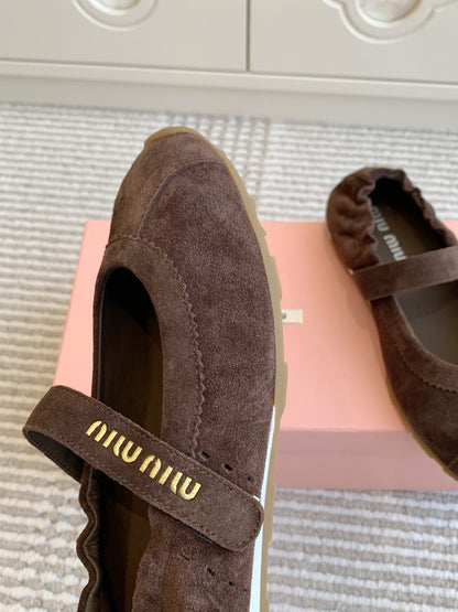 MARY JANE FLATS IN CHOCOLATE SUEDE