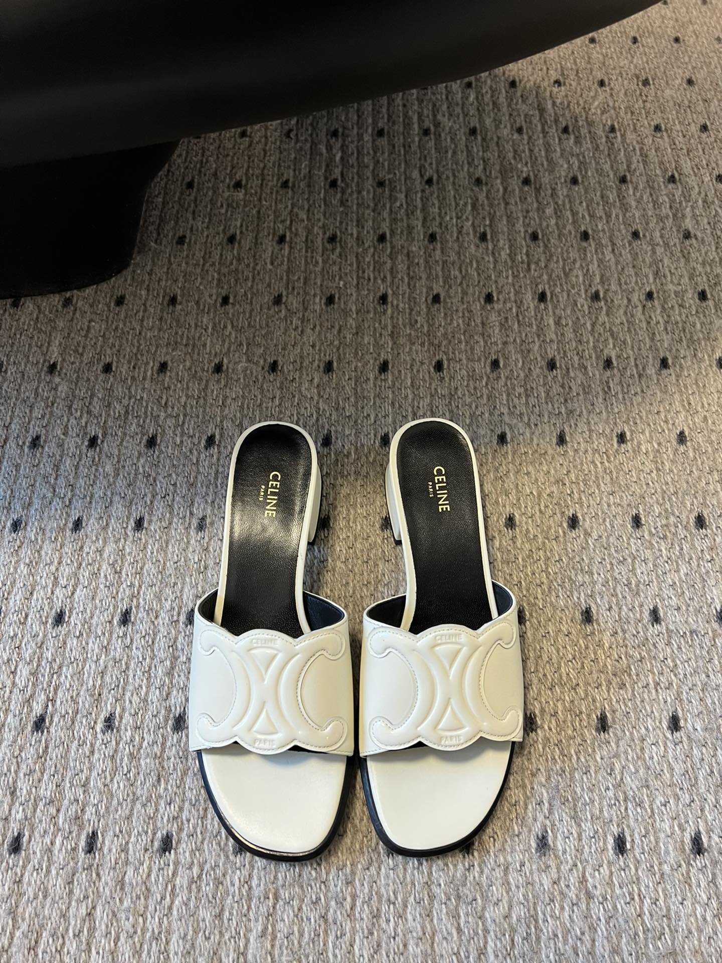 CLEMENCE MULE IN WHITE LAMBSKIN AND PATENT CALFSKIN