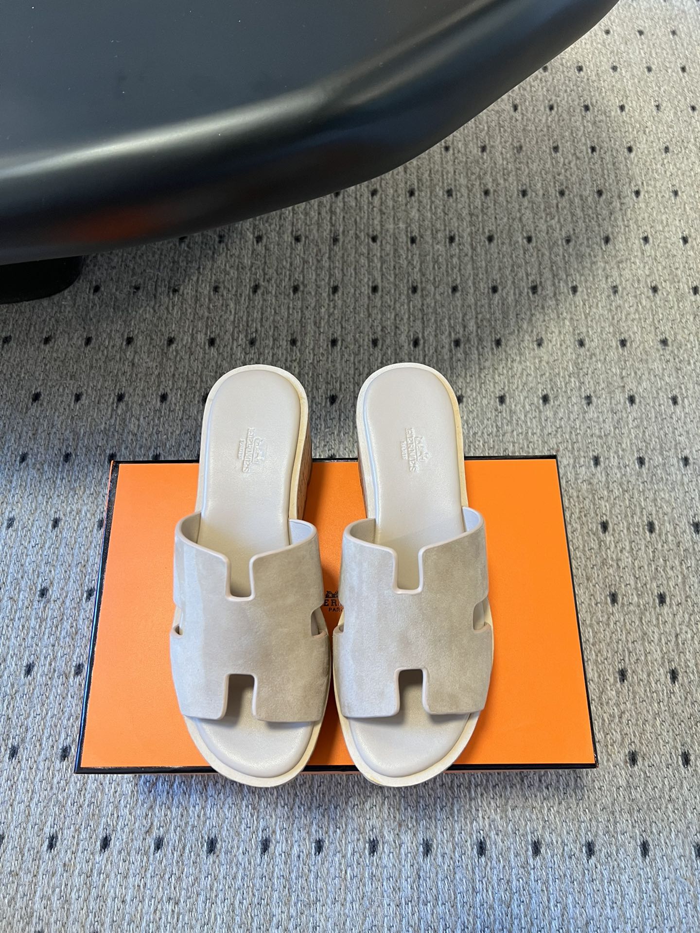 EZE SANDAL PLATFORM 85 MM IN PALE GRAY SUEDE