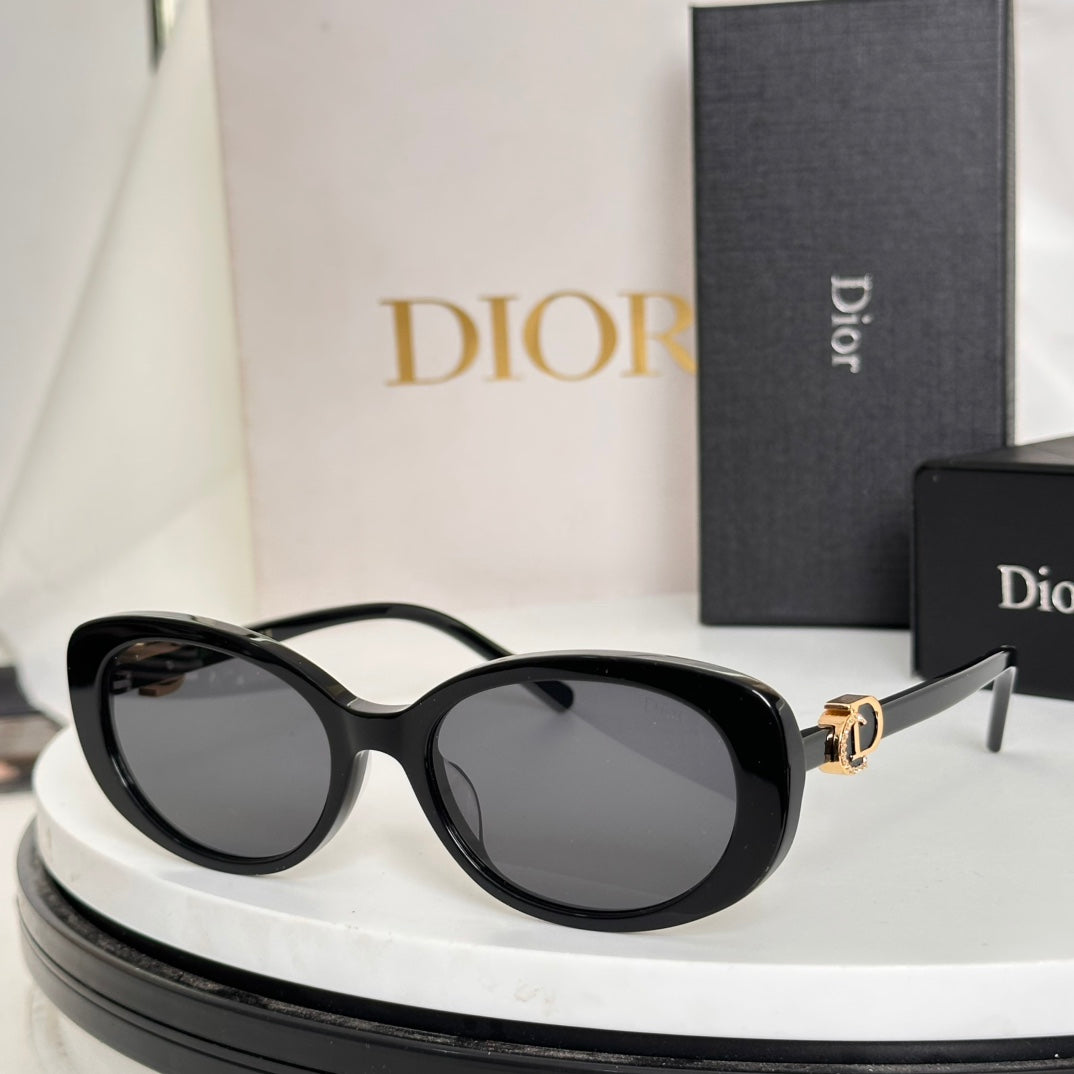 MONTAIGNE SUNGLASS CD8977 IN ACETATE