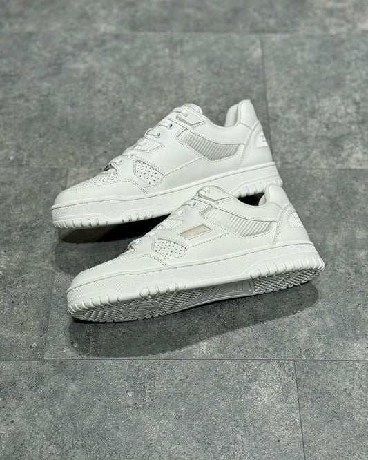 GUC Sneakers