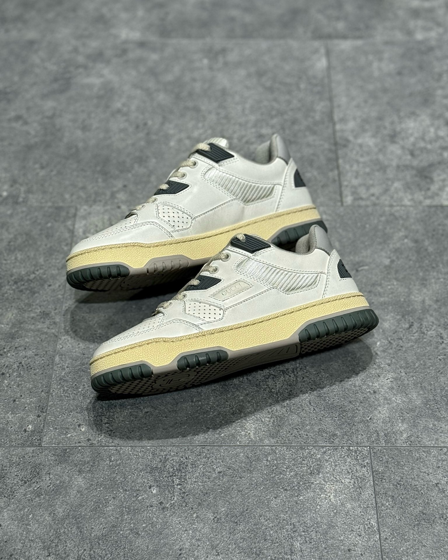 GUC Sneakers