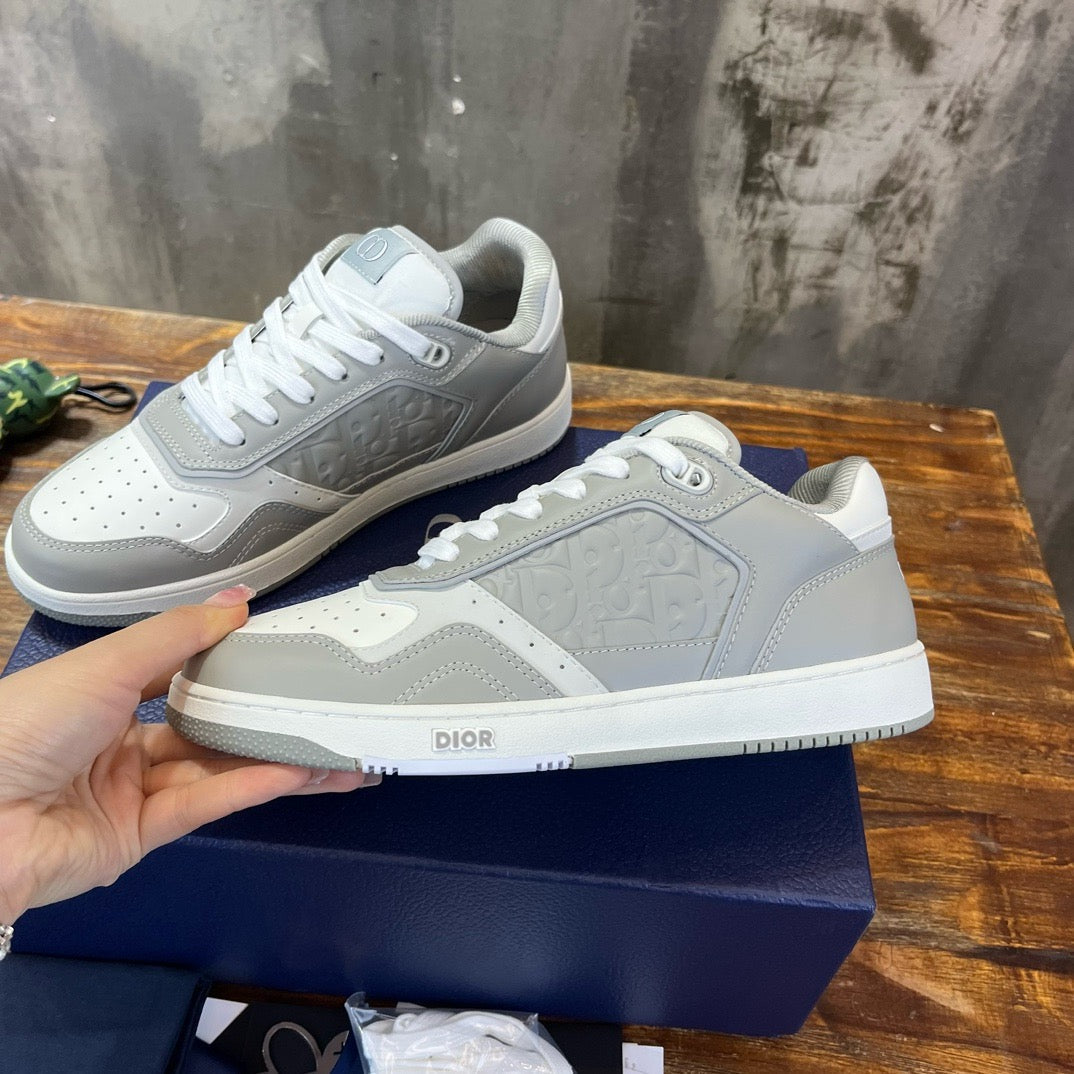 DIO Sneakers