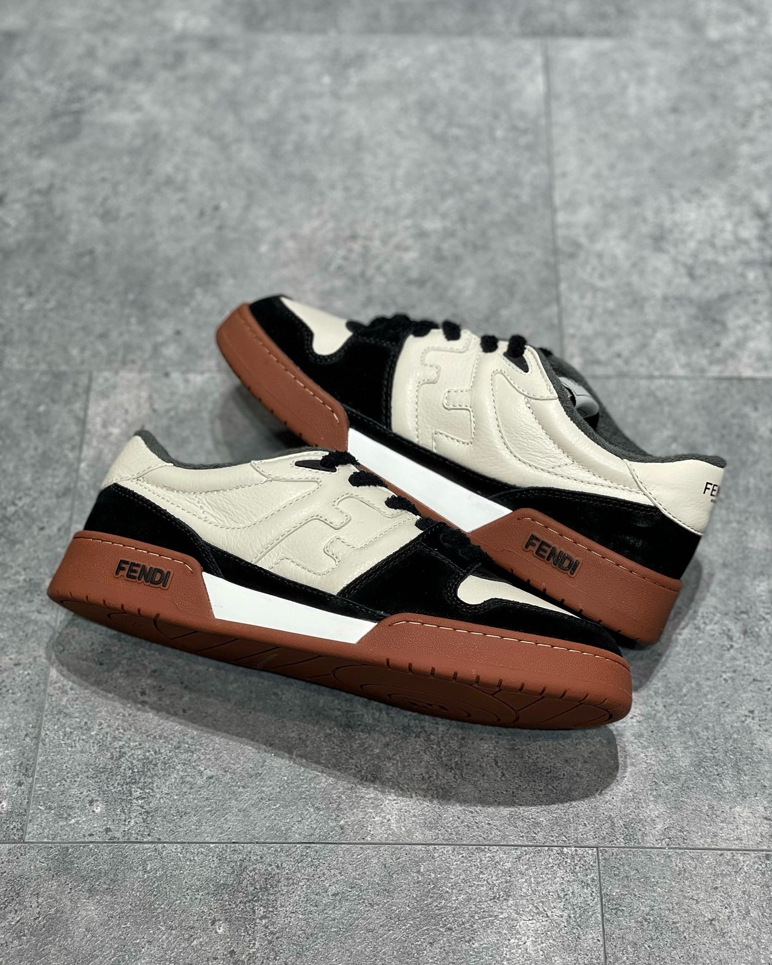 FEN Sneakers