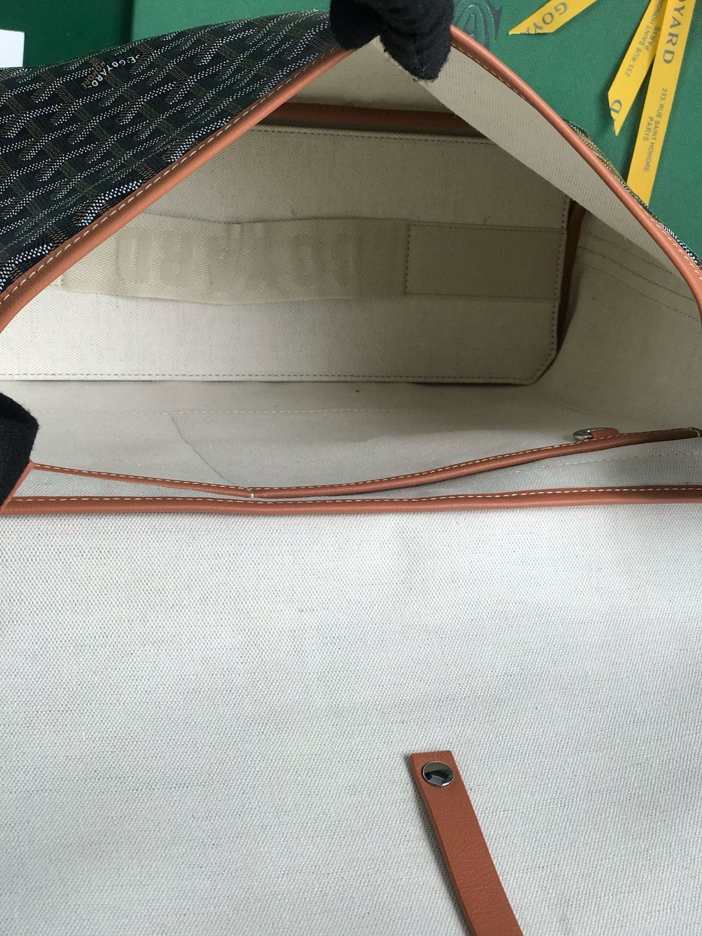 GOY Messenger Bag 35x26x7.5cm