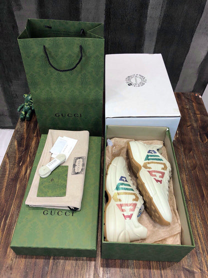 GUC Sneakers