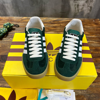 GUC Sneakers