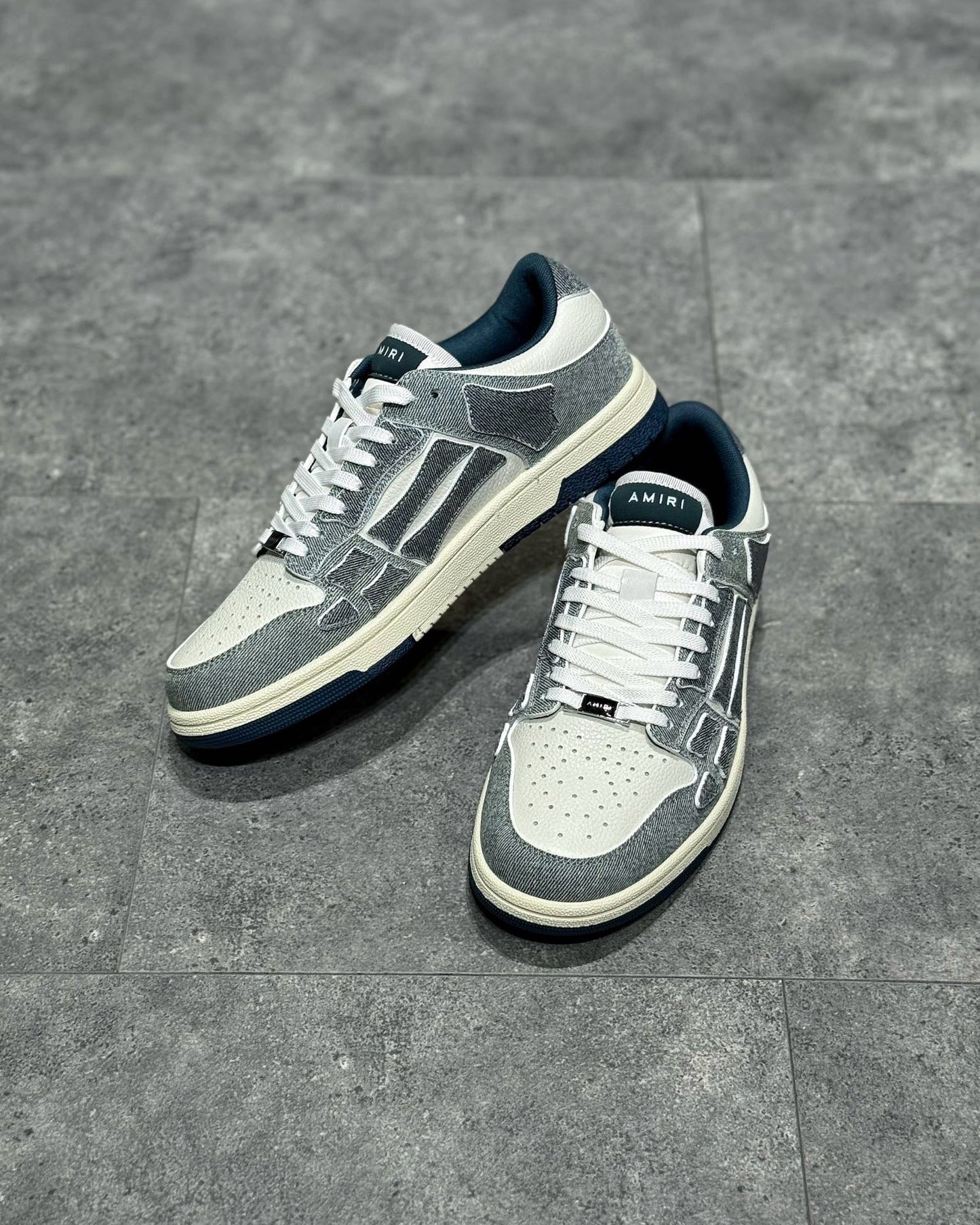 AMR Sneakers