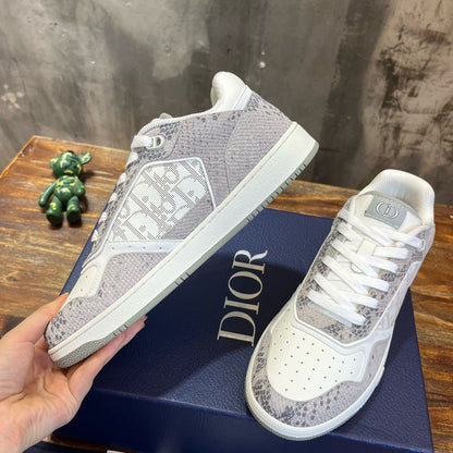 DIO Sneakers