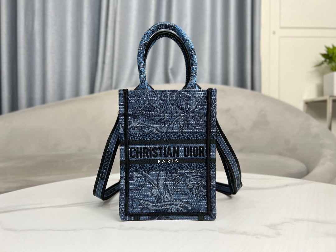 DIO Mini Book Tote