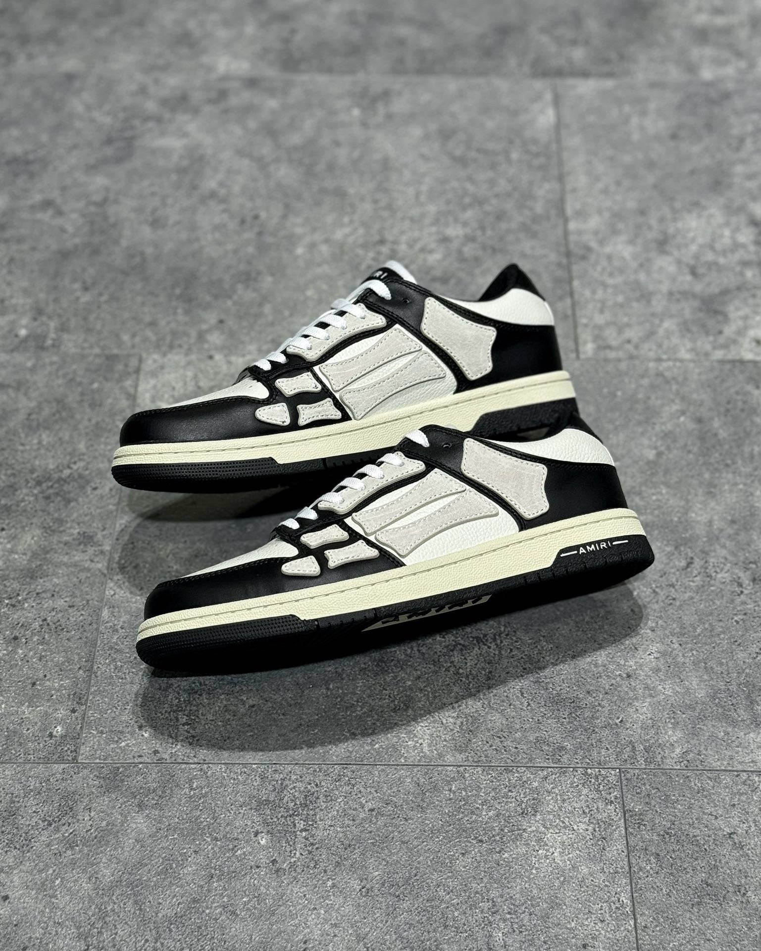 AMR Sneakers