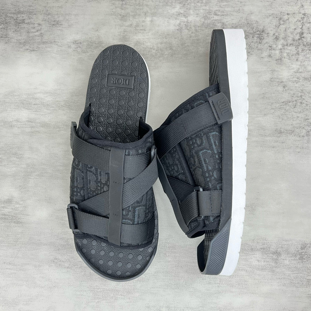 DIO Sandals