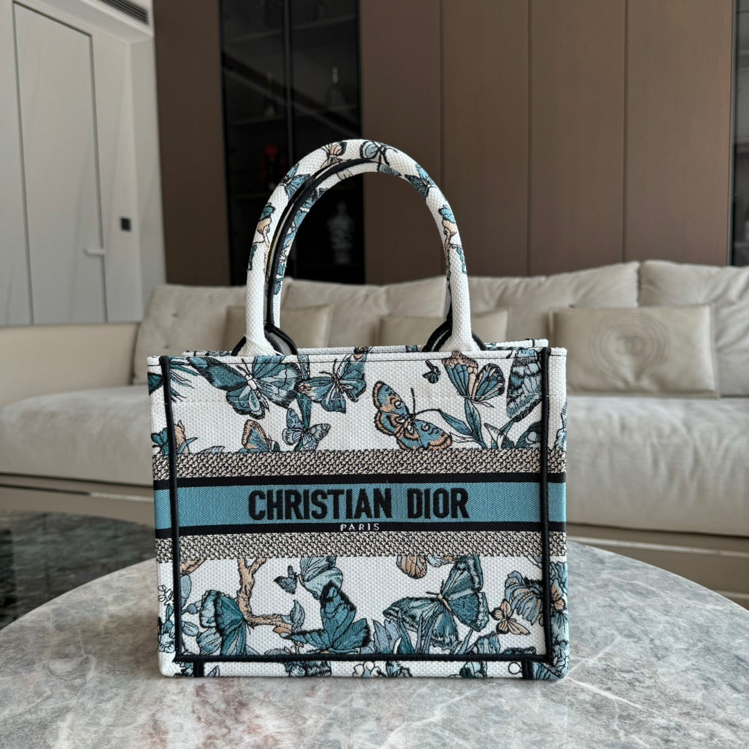 DIO Book Tote