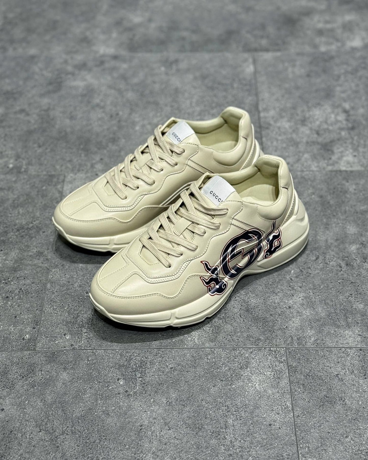 GUC Sneakers