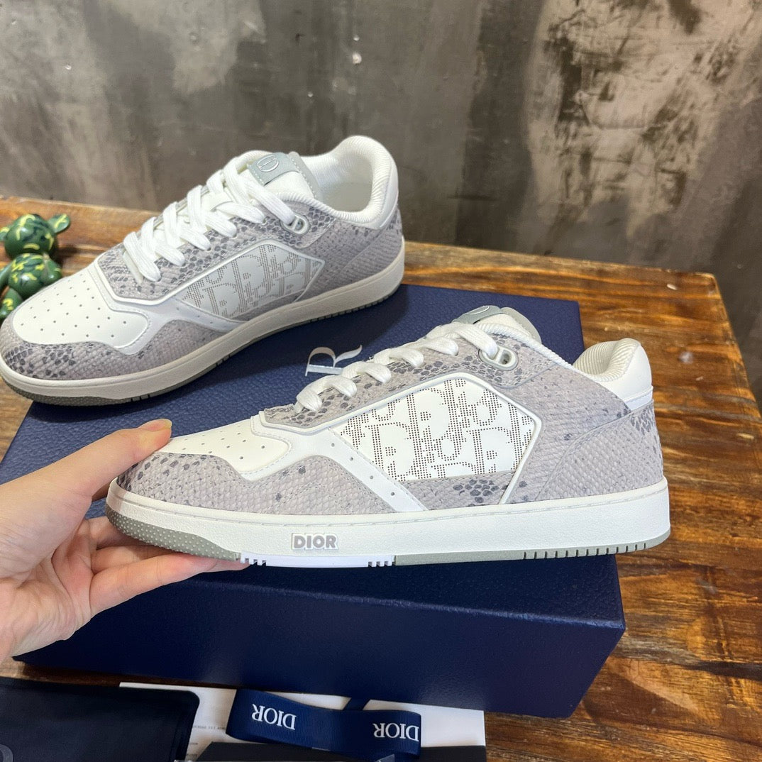 DIO Sneakers