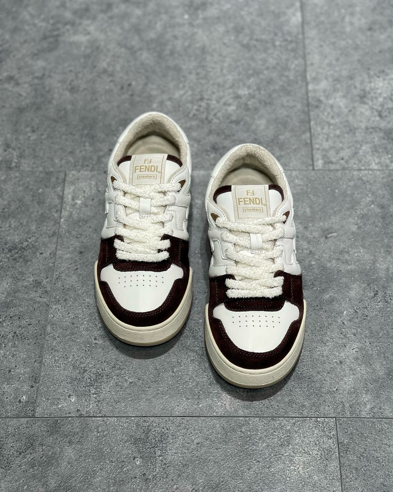 FEN Sneakers