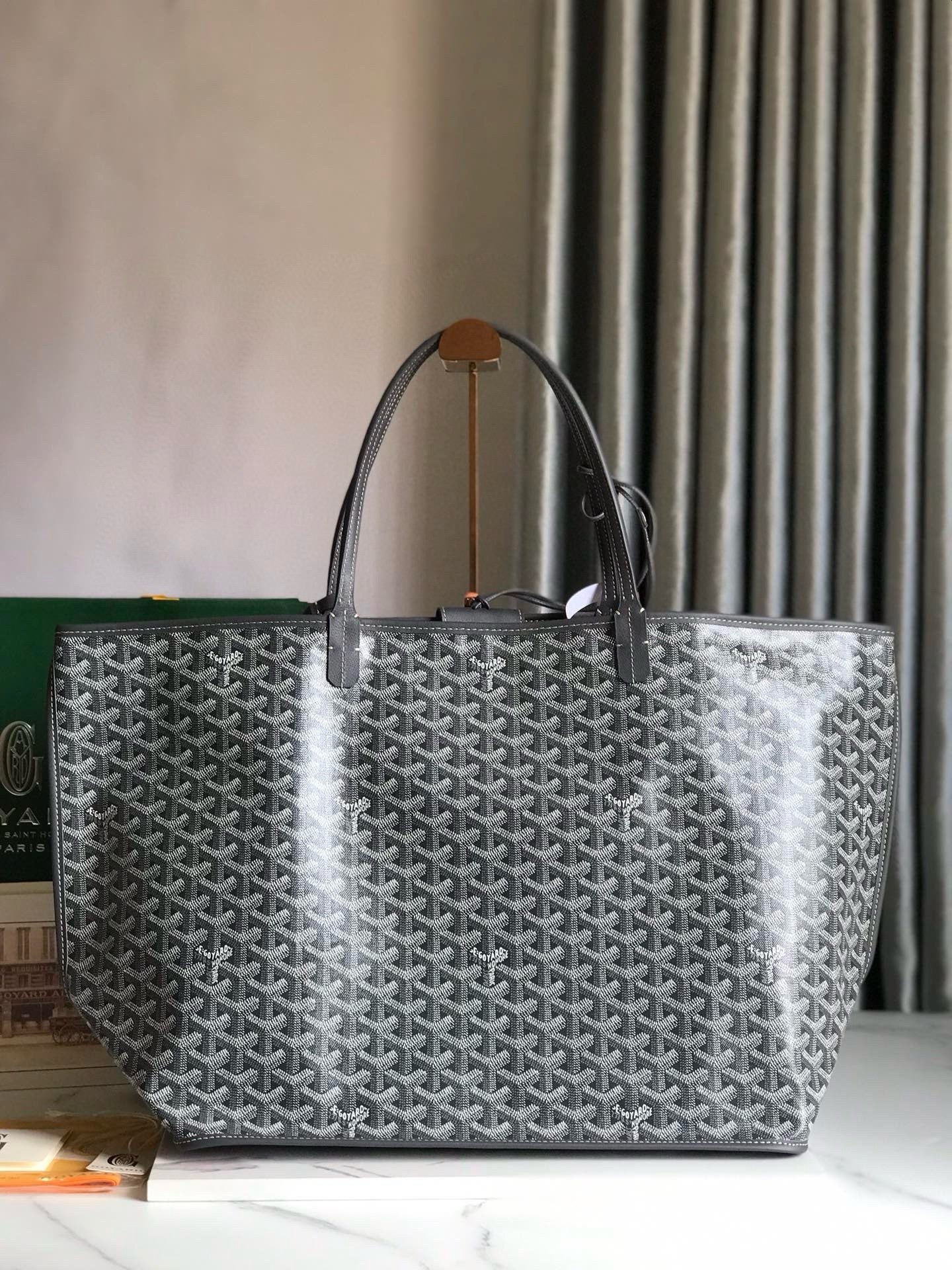 GOY REVERSIBLE ANJOU 39*32*19