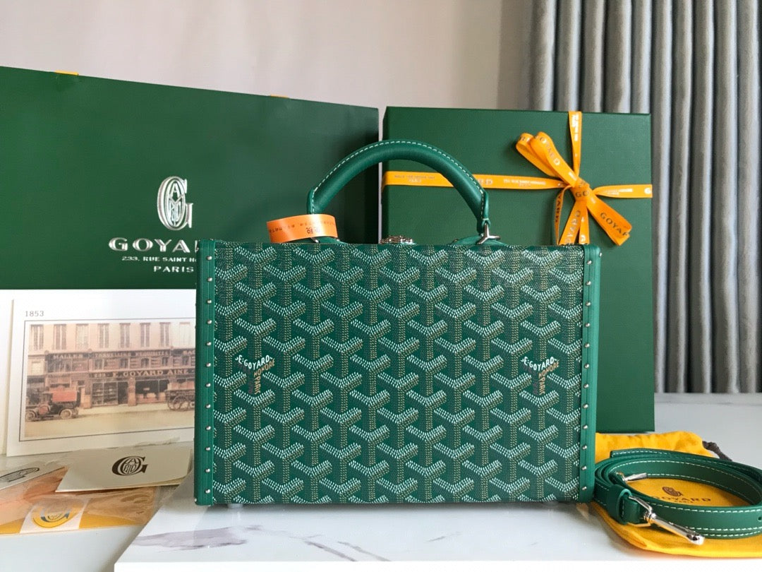GOY Grand H√¥tel 24.5x7.5x17cm