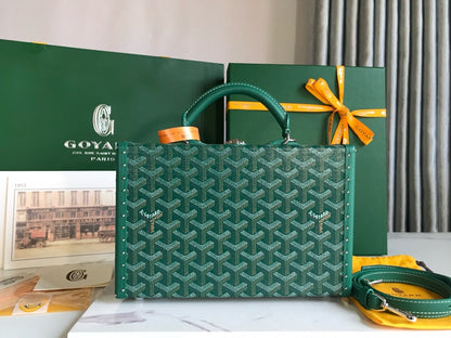 GOY Grand H√¥tel 24.5x7.5x17cm