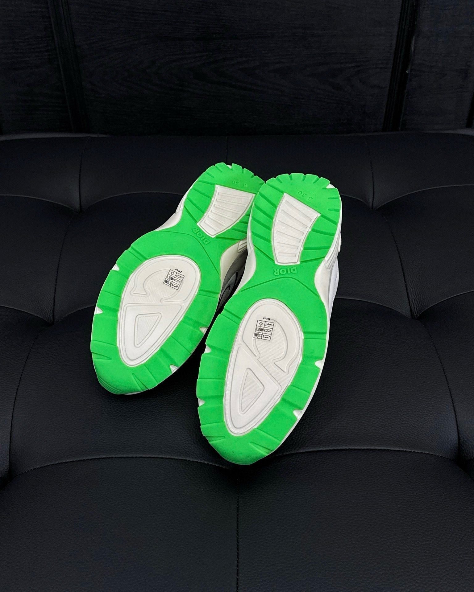 CD SNEAKERS