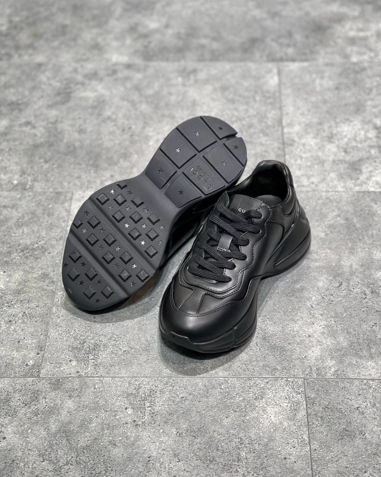 GUC Sneakers