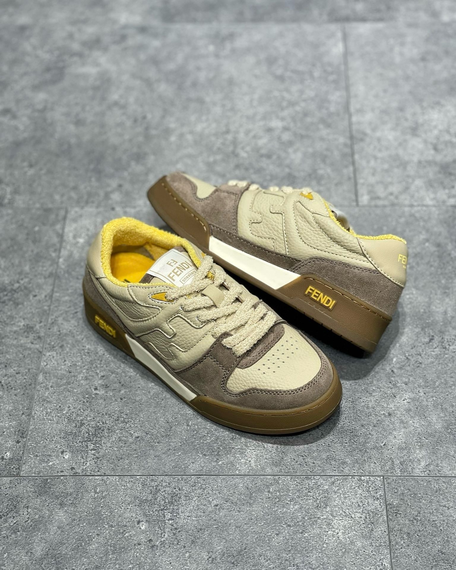 FEN Sneakers