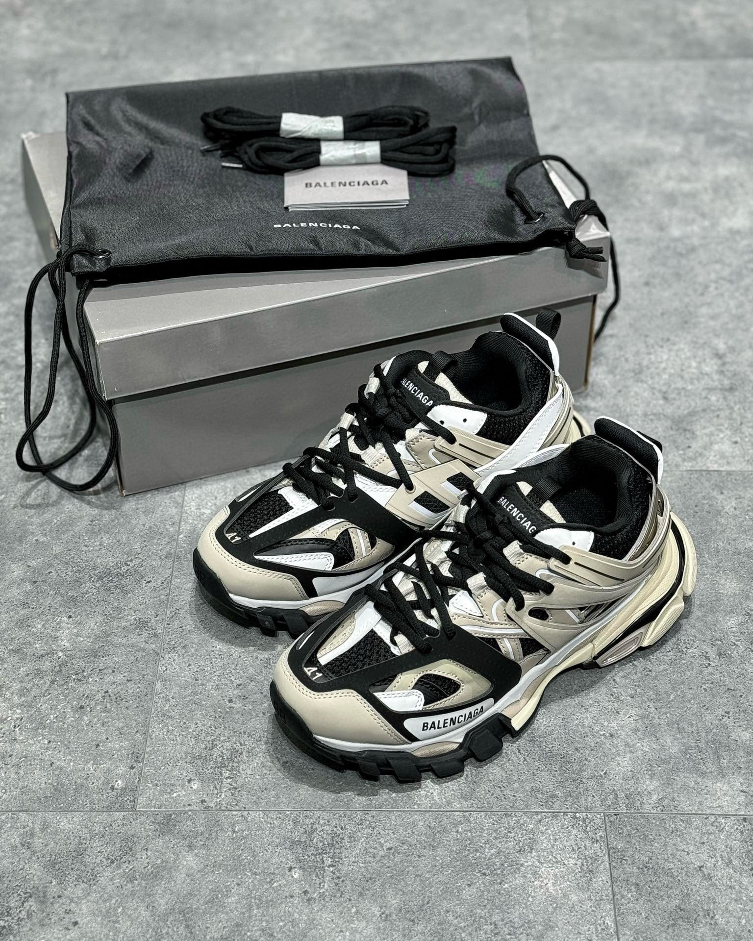 BLCG Sneakers