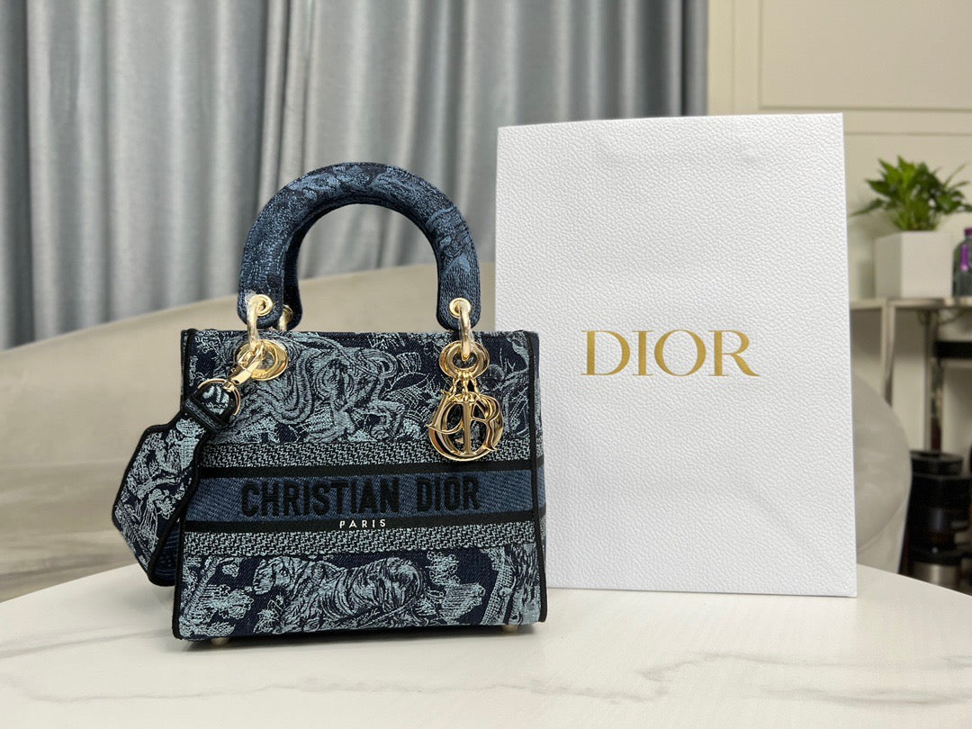 DIO Lady DIO (24cm)