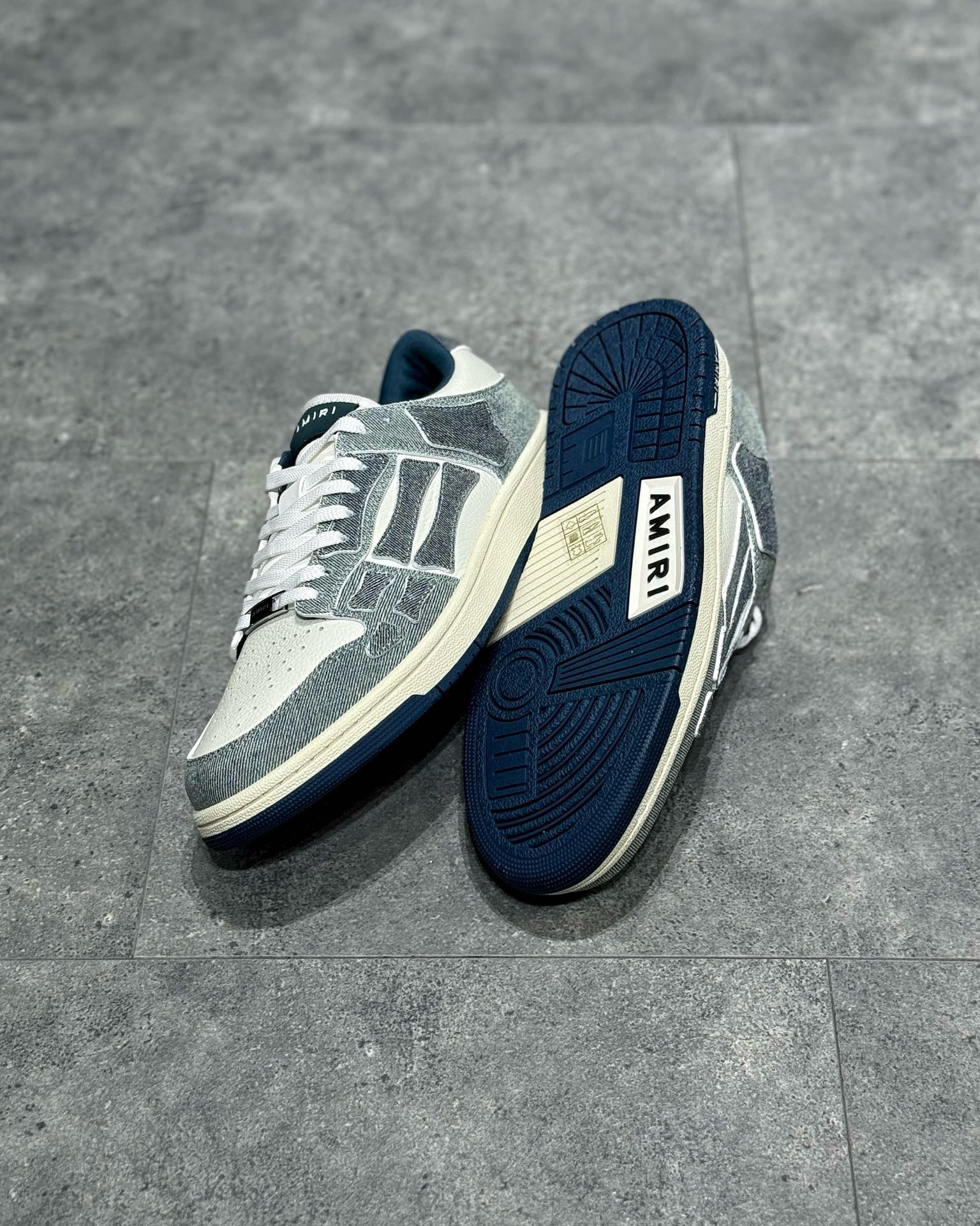AMR Sneakers