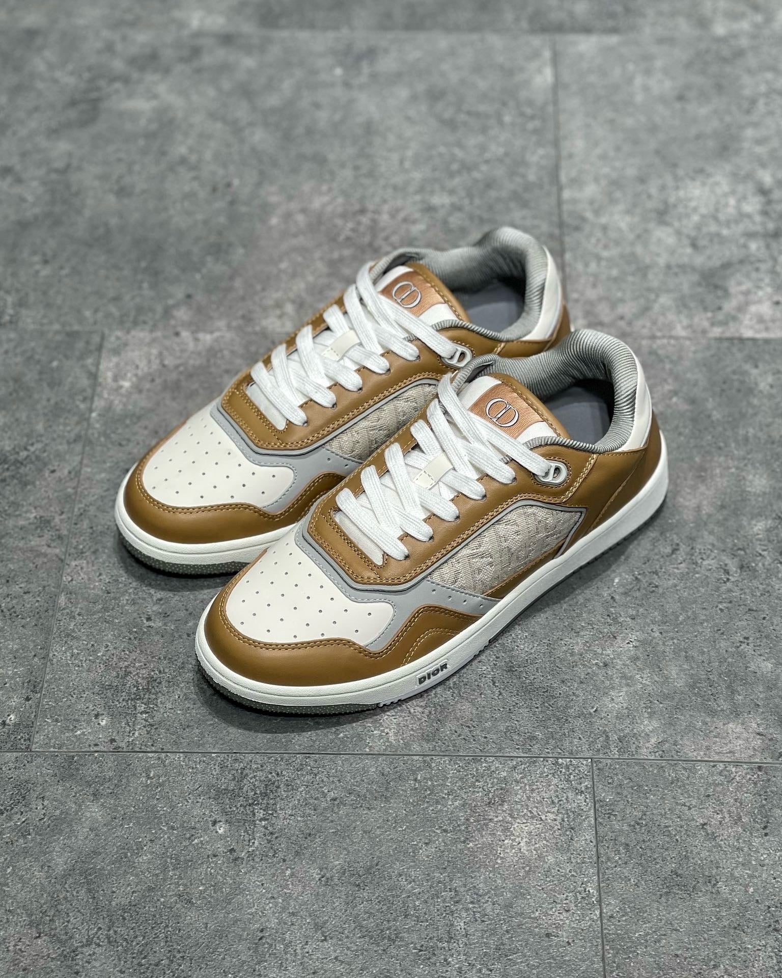 DIO Sneakers