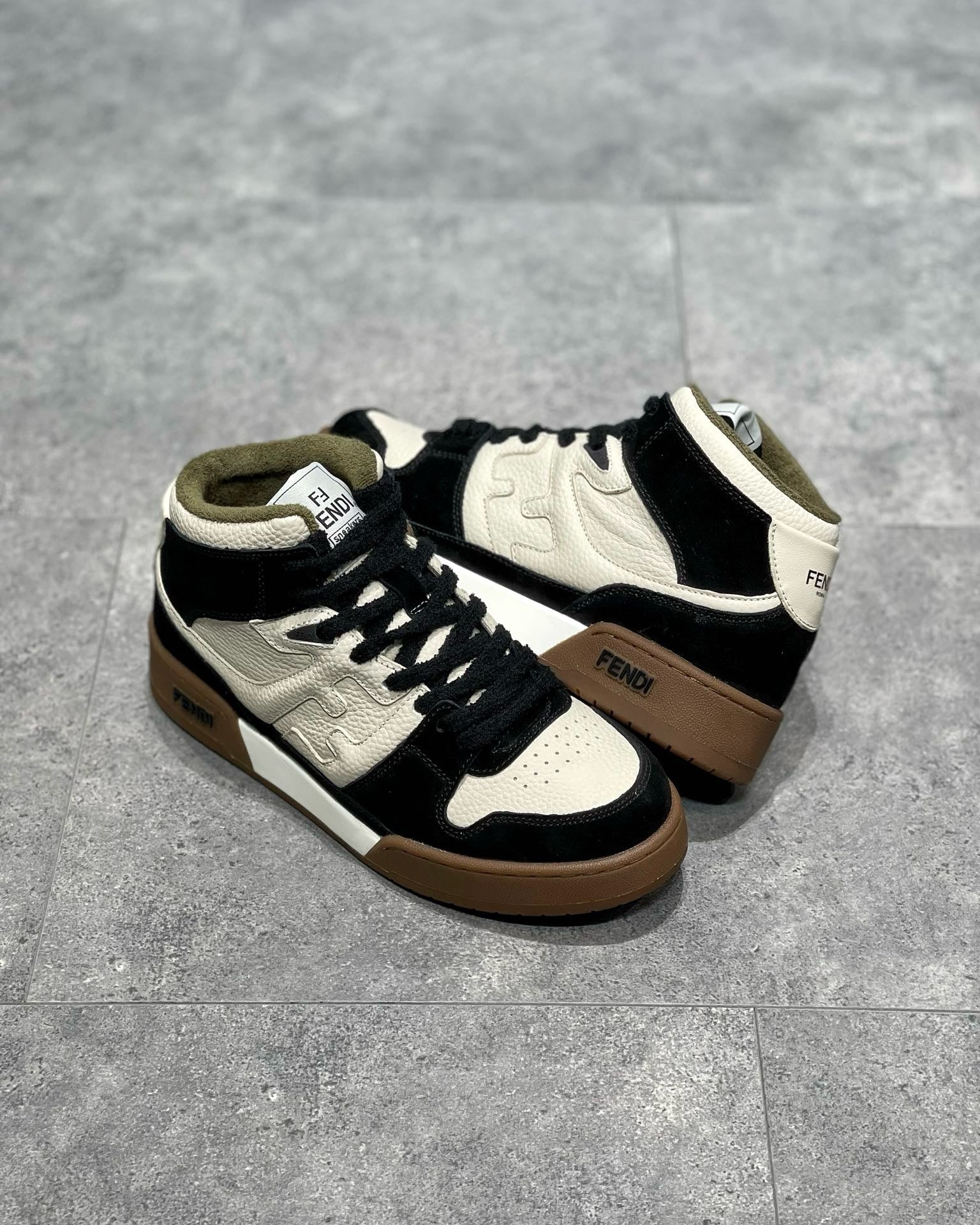 FEN Sneakers