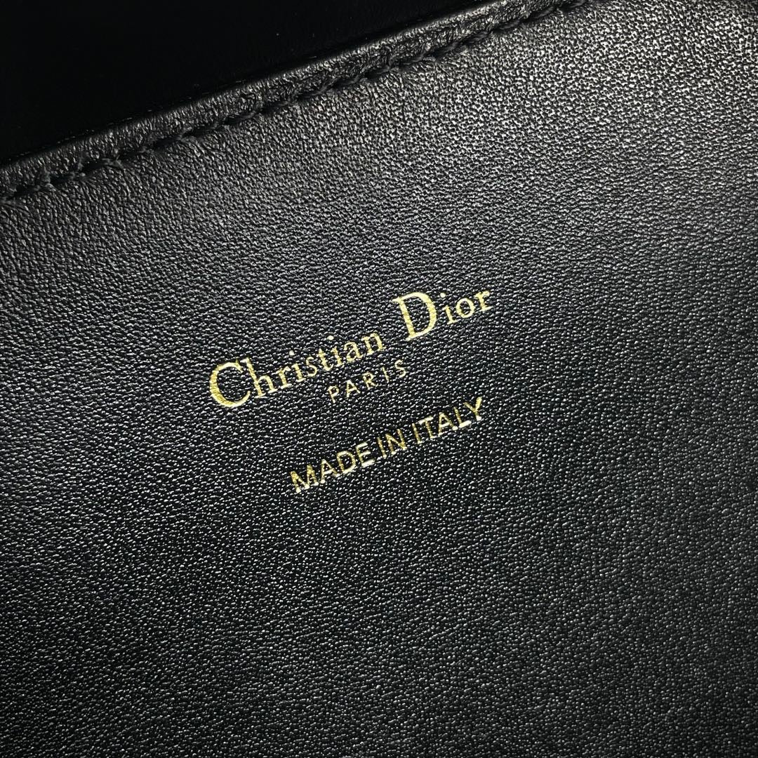 DIO Signature Oval Bag (18cm)
