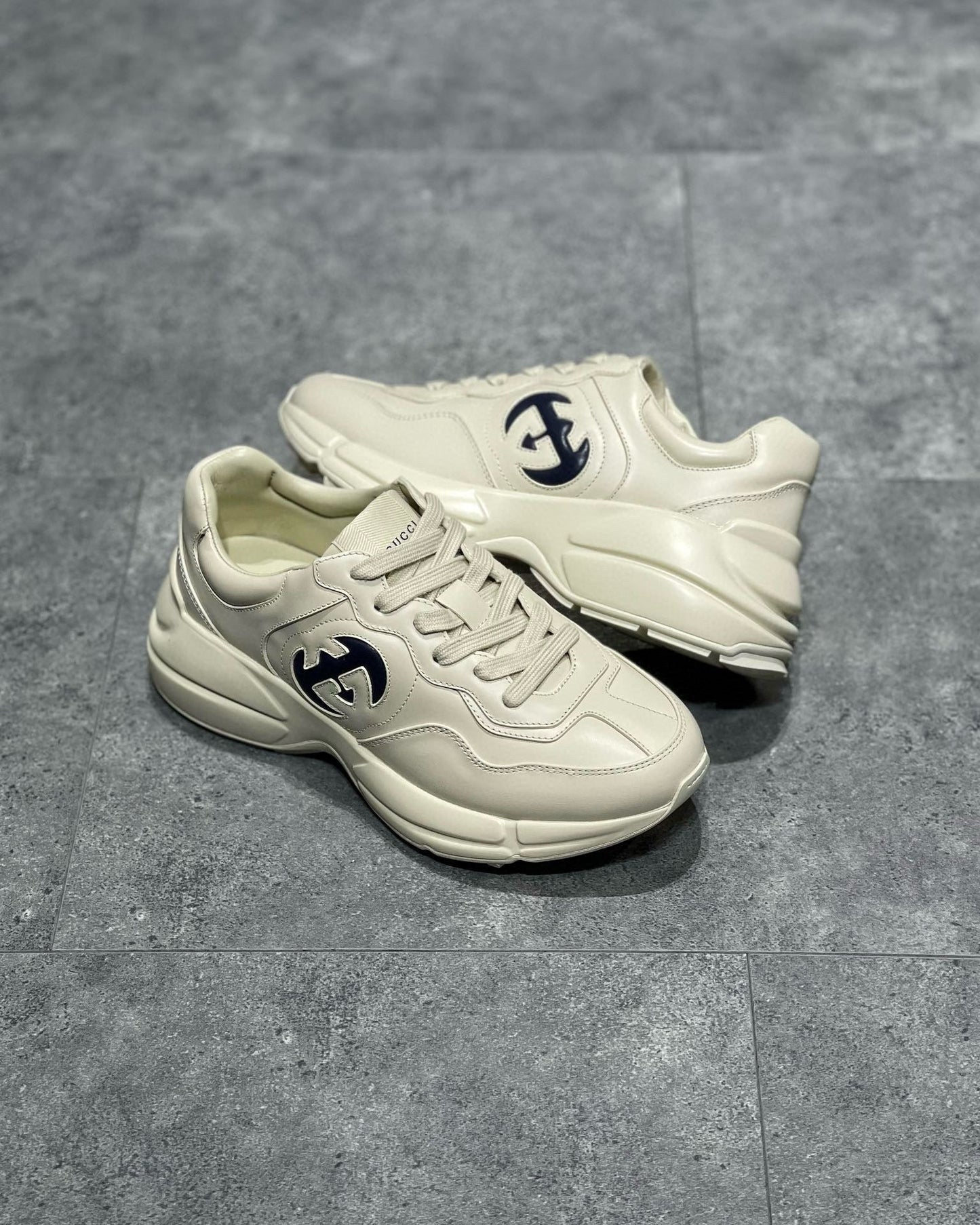 GUC Sneakers