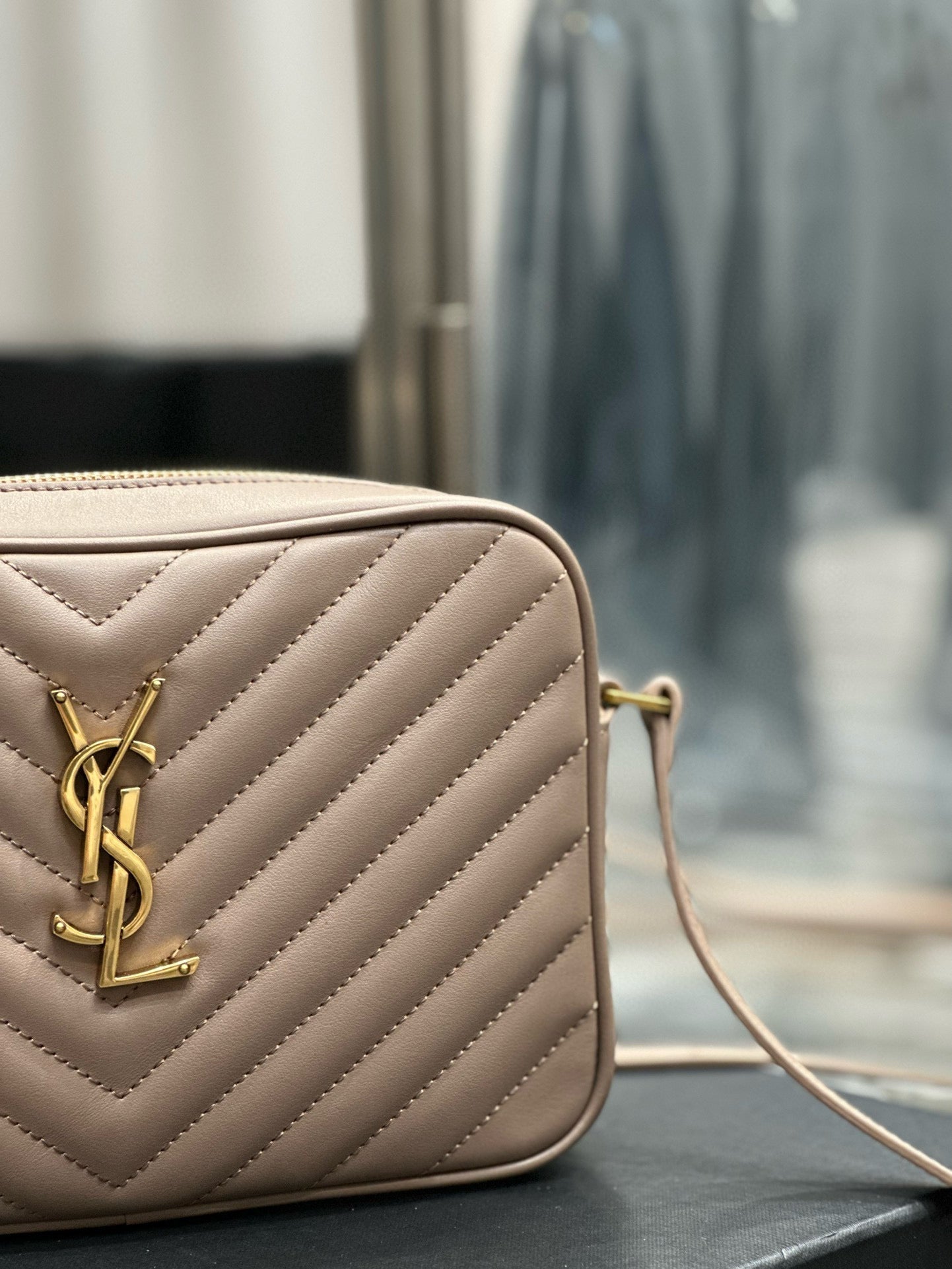 LOU 23 CAMERA BAG BEIGE IN QUILTED LEATHER GOLD HARDWARE