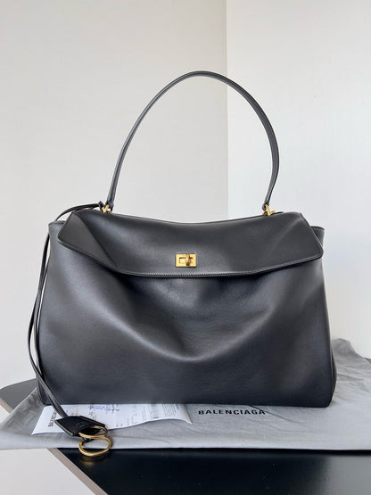 RODEO MEDIUM BAG 35 IN BLACK SMOOTH CALFSKIN GOLD HARDWARE