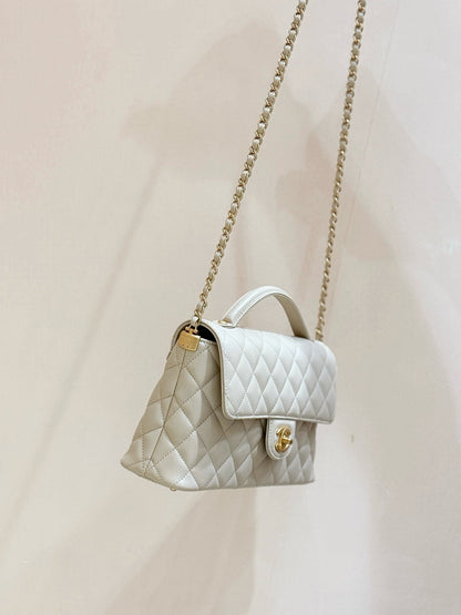 25P KELLY HANDLE BAG 26 IN MILKY WHITE LAMBSKIN GOLD HARDWARE