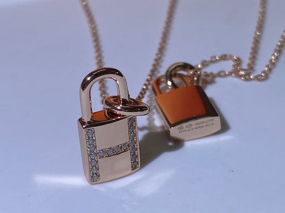HM ADVANCED NICHE LOCK HEAD NECKLACE DIAMONDS