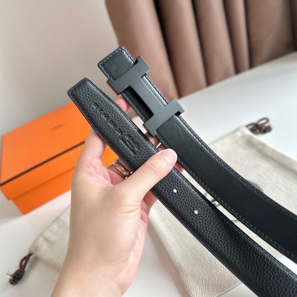 HERM Constance Reversible Belt 38MM in Clemence Leather with Black Buckle