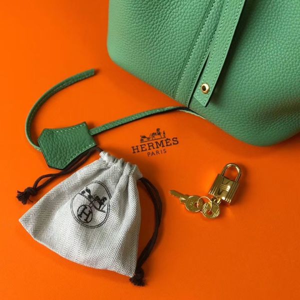 HERM Picotin Lock 18 Bag In Vert Criquet Clemence Leather