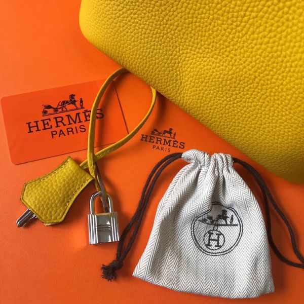 HERM Picotin Lock 18 Bag In Yellow Clemence Leather