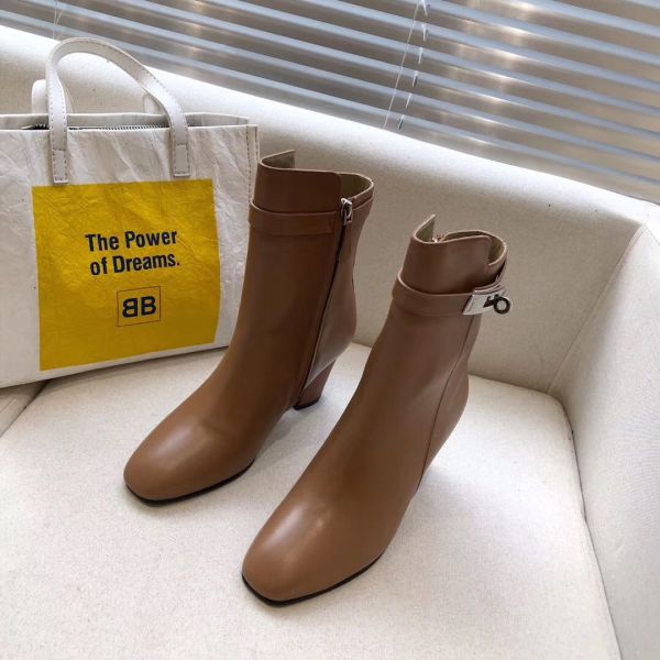 HERM Camel Joueuse Ankle Boots