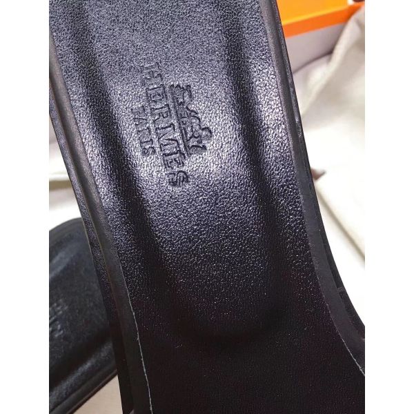 HERM Oran Sandals In Black Leather With Stitched Detail