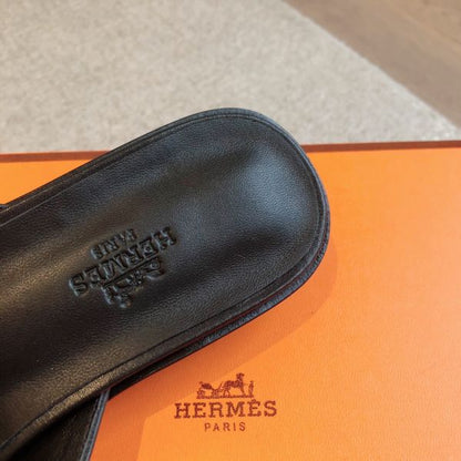 HERM Women's Isle Sandals in Black Leather