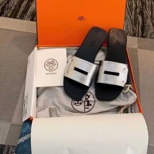 HERM View Sandals In Silver Epsom Leather